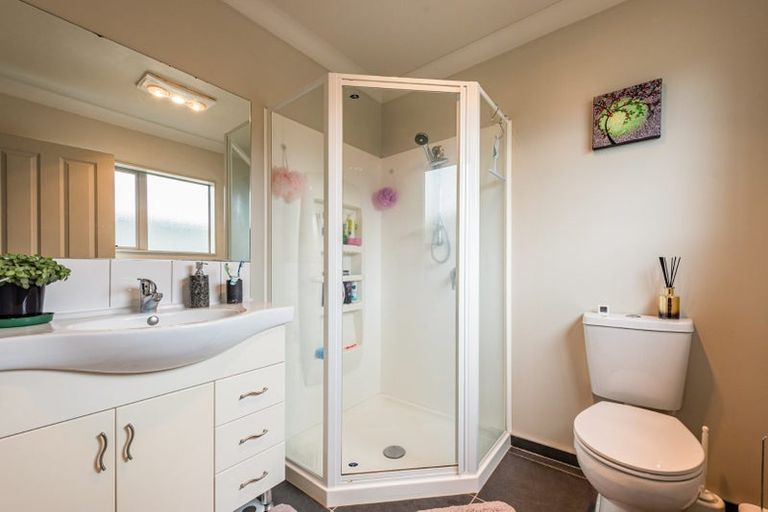 Photo of property in 35 Staithes Drive North, Whitby, Porirua, 5024