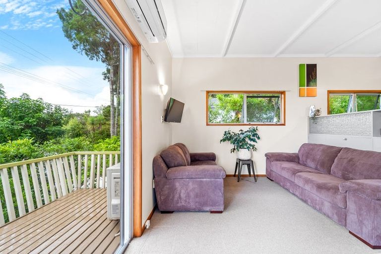 Photo of property in 19 Clinton Road, Tawharanui Peninsula, Warkworth, 0986