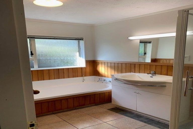Photo of property in 9 Ratanui Road, Paraparaumu, 5032