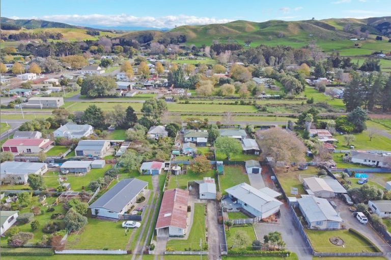 Photo of property in 9 Russell Street, Otane, 4202