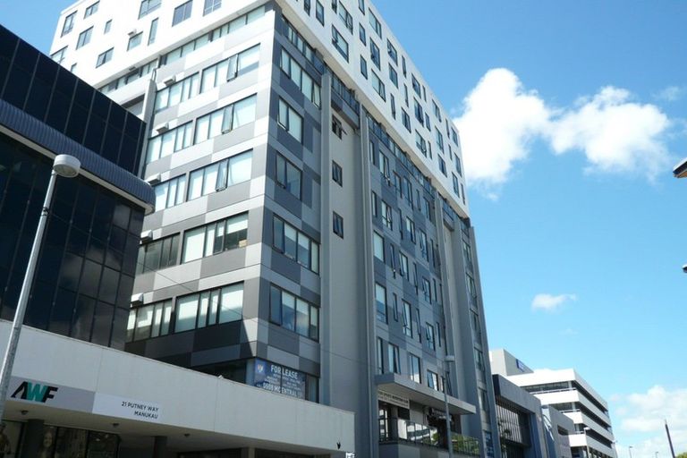 Photo of property in Twin Towers, 811/17 Putney Way, Manukau, Auckland, 2104