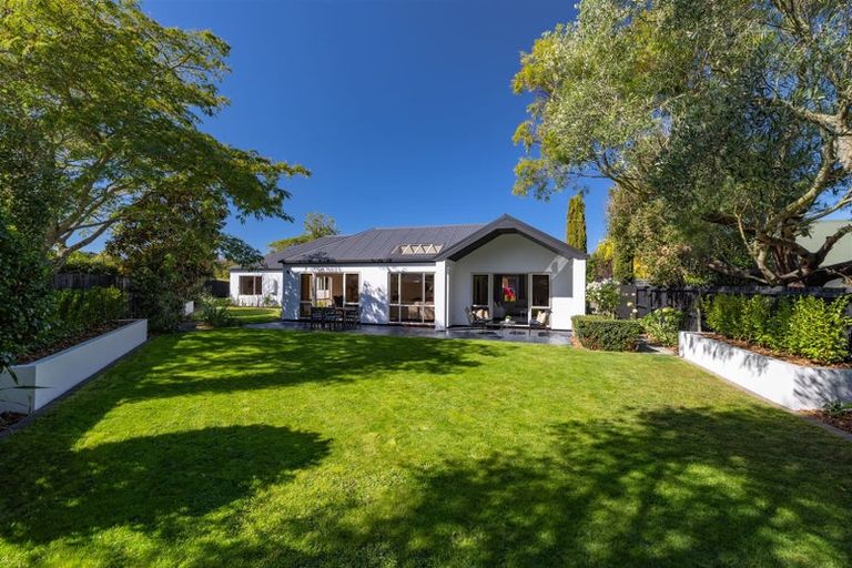 Photo of property in 9 Monterey Place, Parklands, Christchurch, 8083