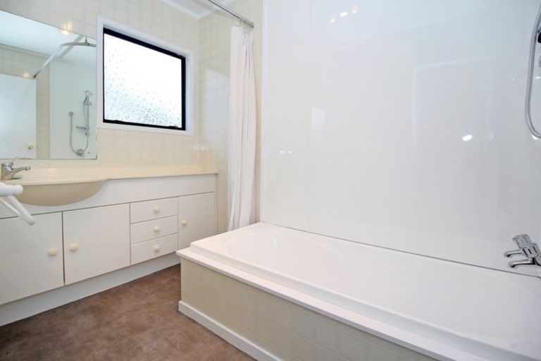 Photo of property in 31 Coulthard Terrace, Opaheke, Papakura, 2113