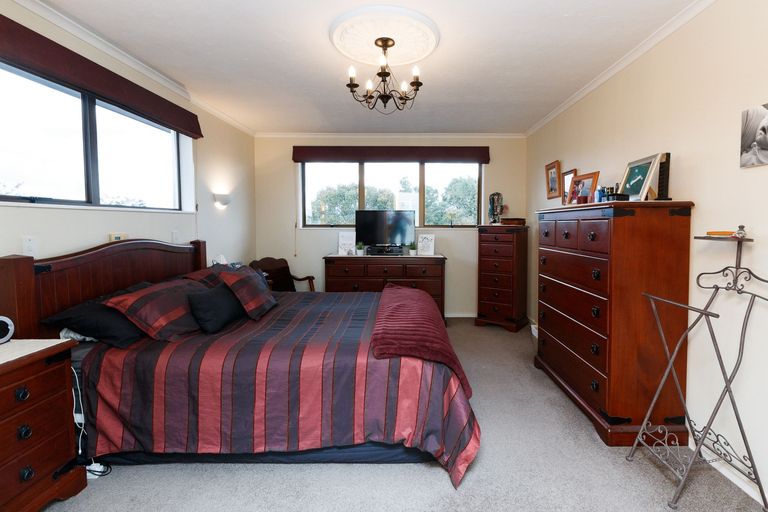 Photo of property in 1 Ngahere Court, Awapuni, Palmerston North, 4412