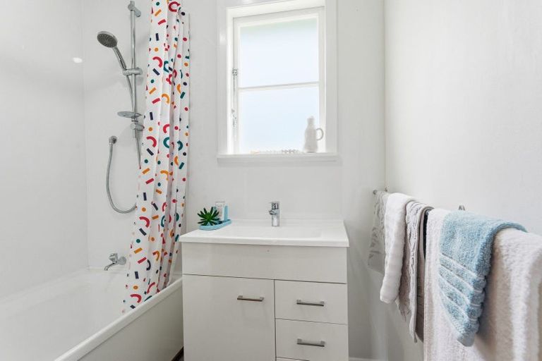 Photo of property in 15 Egmont Street, Castlecliff, Whanganui, 4501