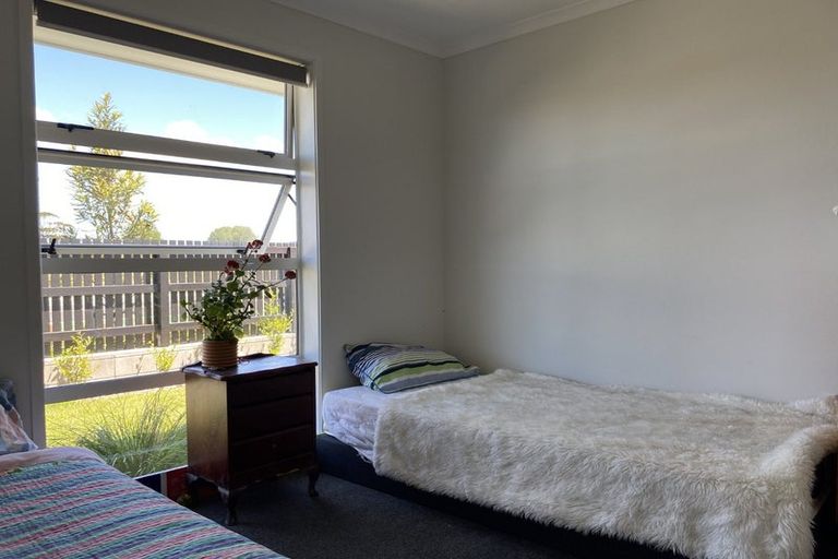 Photo of property in 16 Empire Crescent, Papamoa, 3118