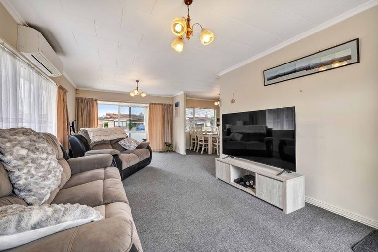 Photo of property in 20 Tukapa Street, Westown, New Plymouth, 4310