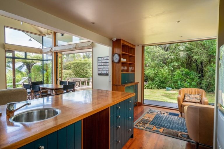 Photo of property in 10a Whakamoenga Point, Acacia Bay, Taupo, 3385