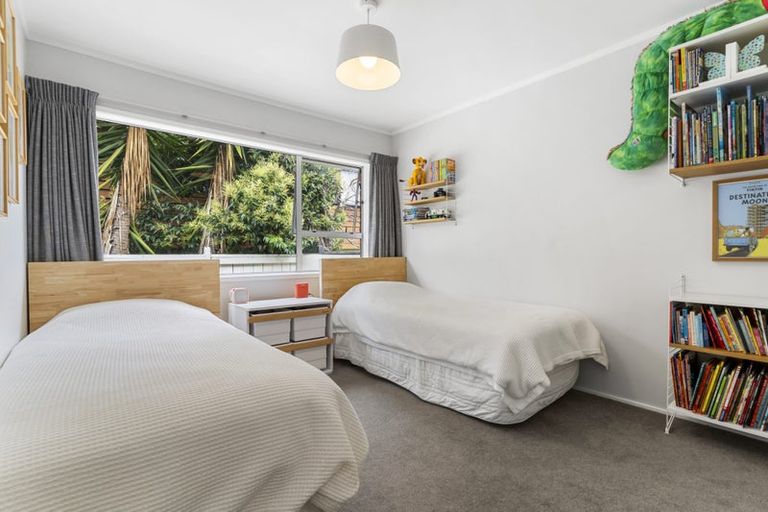 Photo of property in Gull - Unmanned, 3/1 Rangitira Avenue, Takapuna, Auckland, 0622