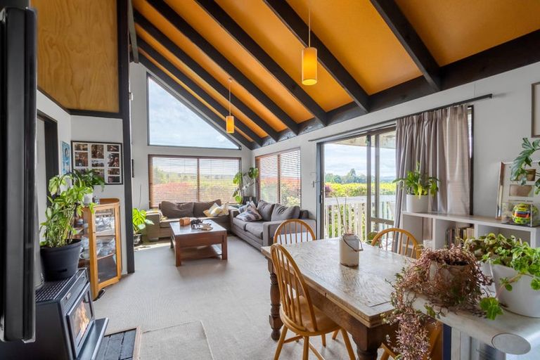 Photo of property in 10 Dorothy Drive, Acacia Bay, Taupo, 3330