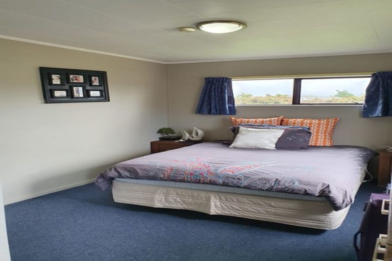 Photo of property in 29 Lydia Place, Kelvin Grove, Palmerston North, 4414