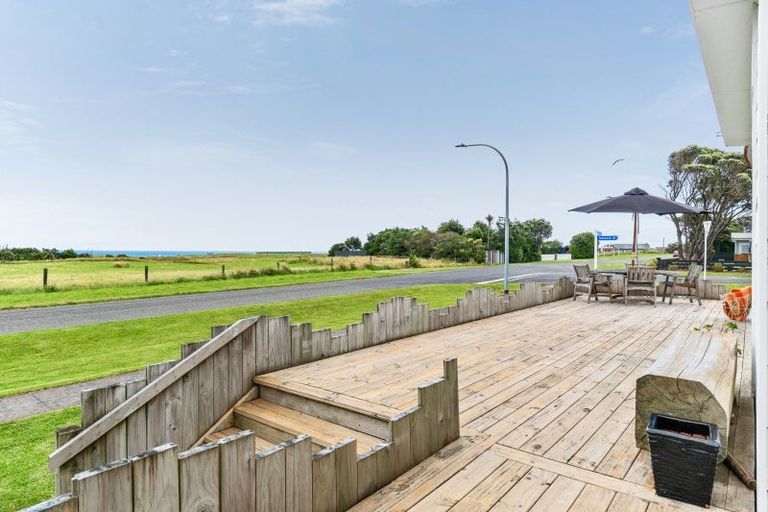 Photo of property in 11 Hector Place, Opunake, 4616