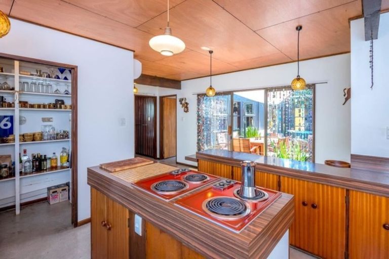 Photo of property in 86 Field Way, Waikanae Beach, Waikanae, 5036