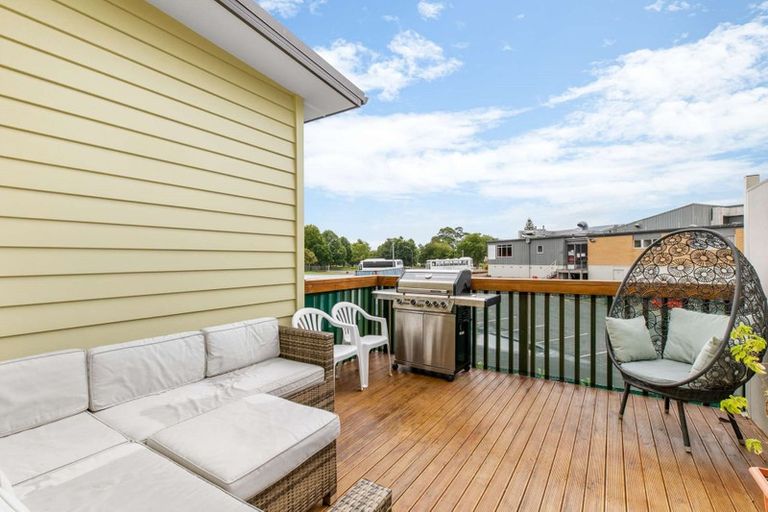 Photo of property in 38/11 Ray Small Drive, Papakura, 2110