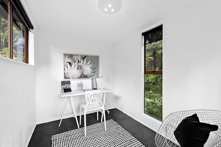 Photo of property in 1/9a Wyvern Place, Glenfield, Auckland, 0629