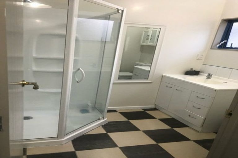 Photo of property in 55 Birkdale Road, Birkdale, Auckland, 0626