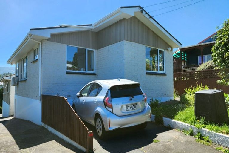 Photo of property in 17 Signal Hill Road, Opoho, Dunedin, 9010