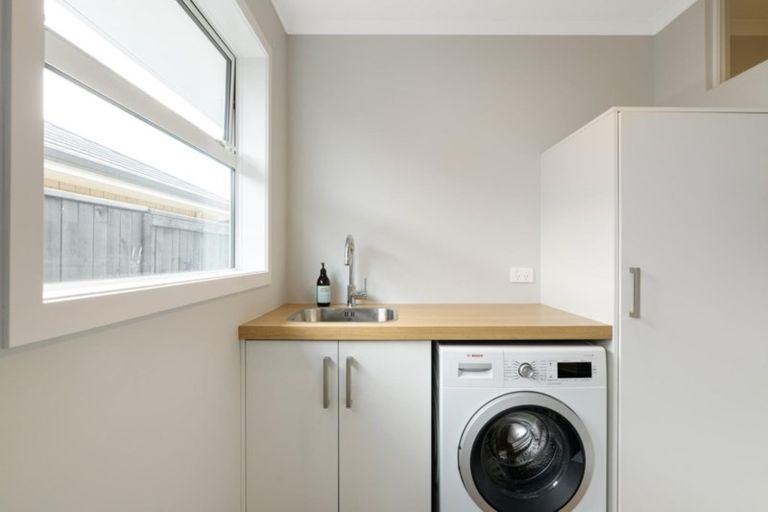 Photo of property in 5 Jeffs Way, Papamoa Beach, Papamoa, 3118