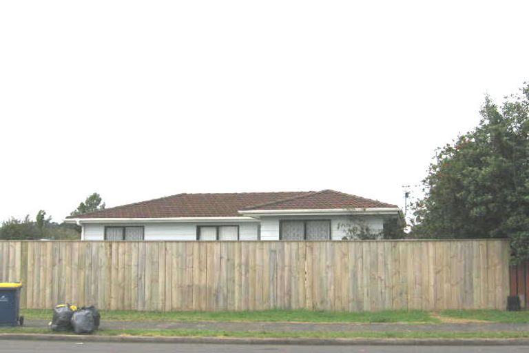 Photo of property in 14 Armada Drive, Ranui, Auckland, 0612