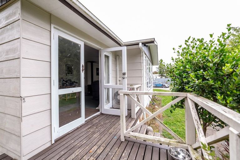 Photo of property in 16a Clifton Avenue, Carterton, 5713