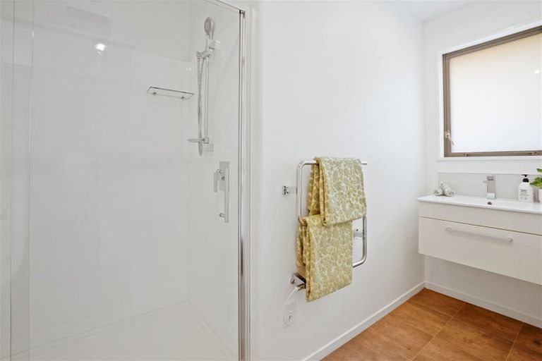 Photo of property in 2/10 Stacey Place, Woolston, Christchurch, 8062