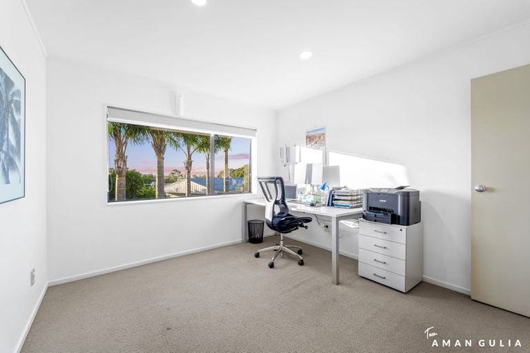 Photo of property in 6a Savoy Road, Glen Eden, Auckland, 0602