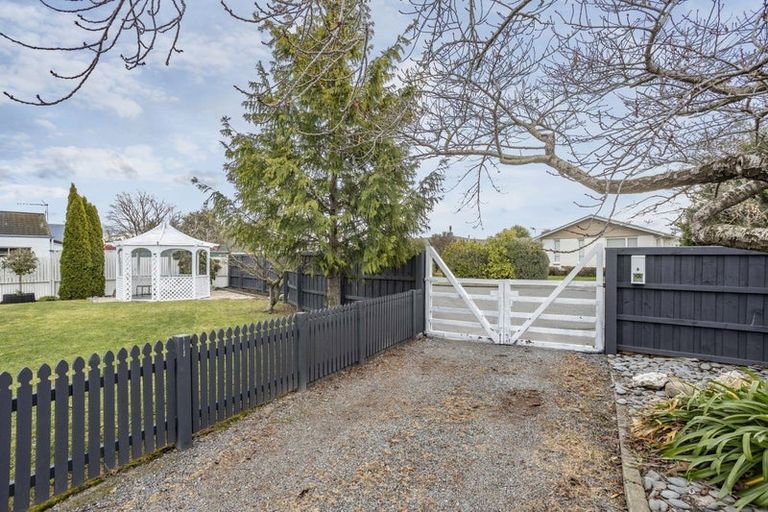 Photo of property in 8 Doggett Place, Rangiora, 7400