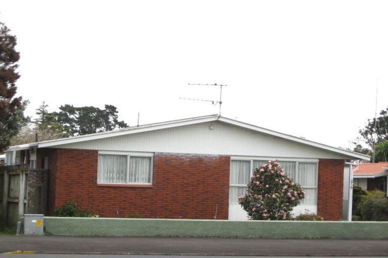 Photo of property in 3/214 Coronation Avenue, Welbourn, New Plymouth, 4310