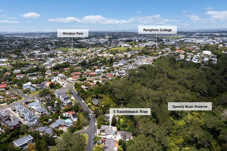 Photo of property in 5 Saddleback Rise, Murrays Bay, Auckland, 0630