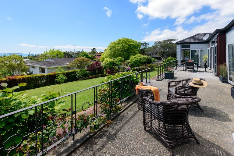Photo of property in 30 Paparoa Road, Cockle Bay, Auckland, 2014