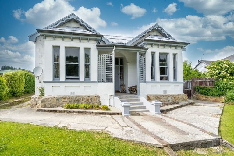 Photo of property in 32 Irvine Street, Lawrence, 9532