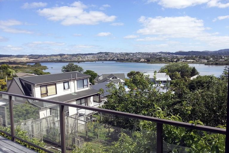 Photo of property in 35 Moffat Road, Red Beach, 0932