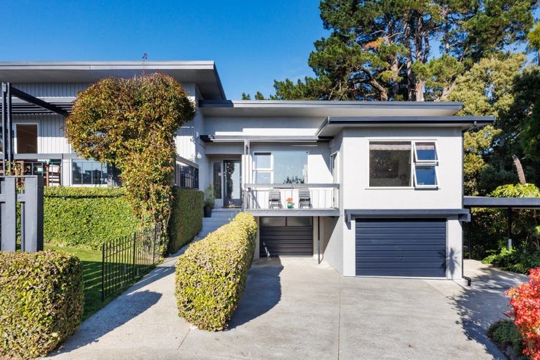 Photo of property in 15 Mountain View Road, Fitzherbert, Palmerston North, 4410