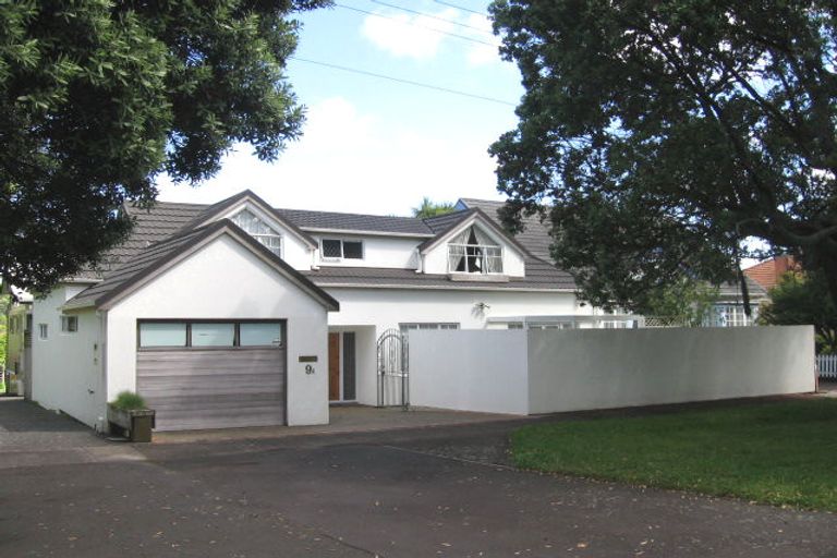 Photo of property in 9 Aratonga Avenue, Greenlane, Auckland, 1051