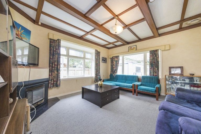 Photo of property in 38 Shamrock Street, Takaro, Palmerston North, 4412