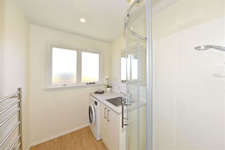 Photo of property in 2/11 Mcfaddens Road, St Albans, Christchurch, 8052