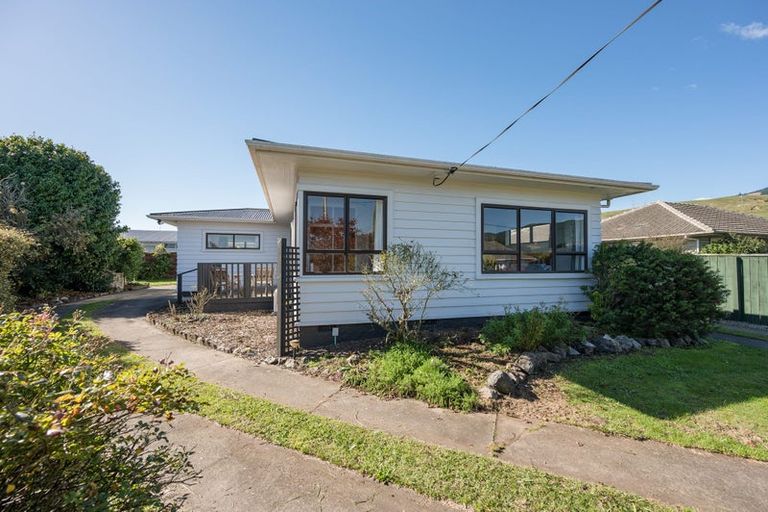 Photo of property in 8 Palm Avenue, Stoke, Nelson, 7011