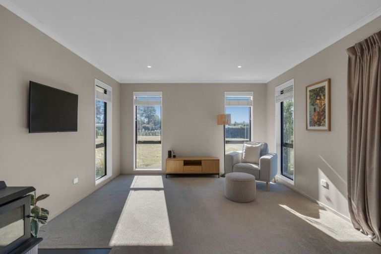 Photo of property in 14 Braeburn Crescent, Swannanoa, Kaiapoi, 7692