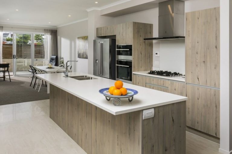 Photo of property in 4a Makura Road, Long Bay, Auckland, 0630