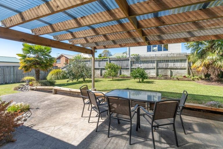 Photo of property in 14 Caulfield Place, Nawton, Hamilton, 3200