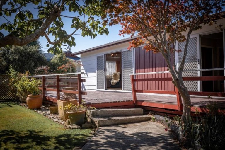 Photo of property in 7 Park Avenue, Waikanae, 5036