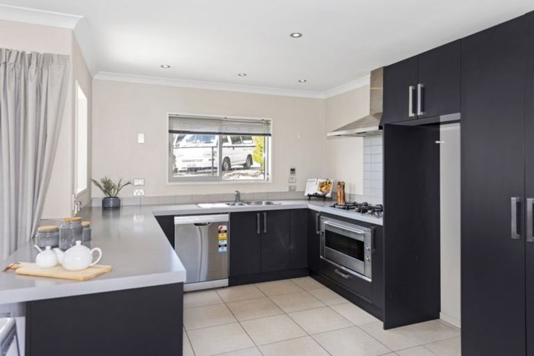 Photo of property in 17 Mandalay Lane, Redcliffs, Christchurch, 8081