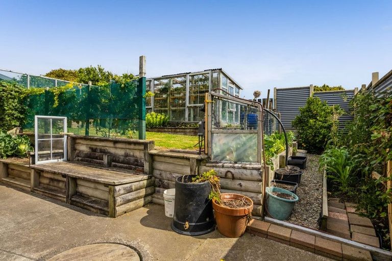 Photo of property in 7 Ponderosa Place, Opunake, 4616