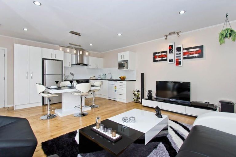 Photo of property in 119 Bolton Street, Blockhouse Bay, Auckland, 0600