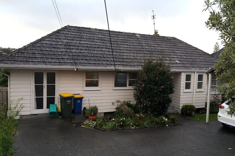 Photo of property in 4/65-67 East Coast Road, Castor Bay, Auckland, 0620