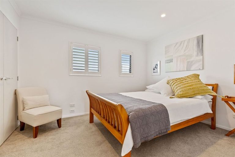 Photo of property in 33 De Havilland Road, Hobsonville, Auckland, 0616