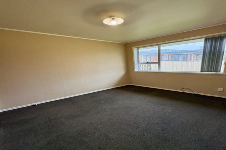 Photo of property in 4/48 Mcleod Road, Henderson, Auckland, 0612