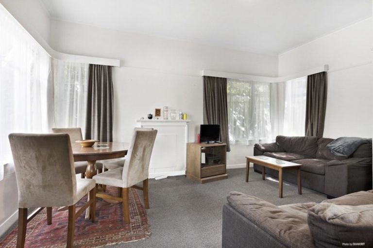 Photo of property in 1/57 Hawker Street, Mount Victoria, Wellington, 6011