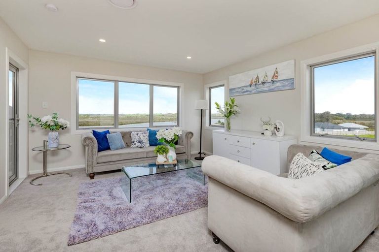 Photo of property in 29 Emerald Avenue, Rosehill, Papakura, 2113