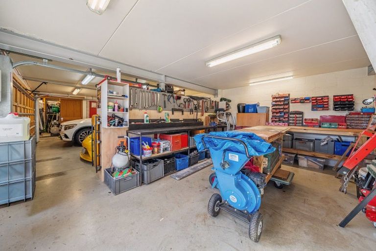 Photo of property in 62 Kiriwai Road, Paremata, Porirua, 5024